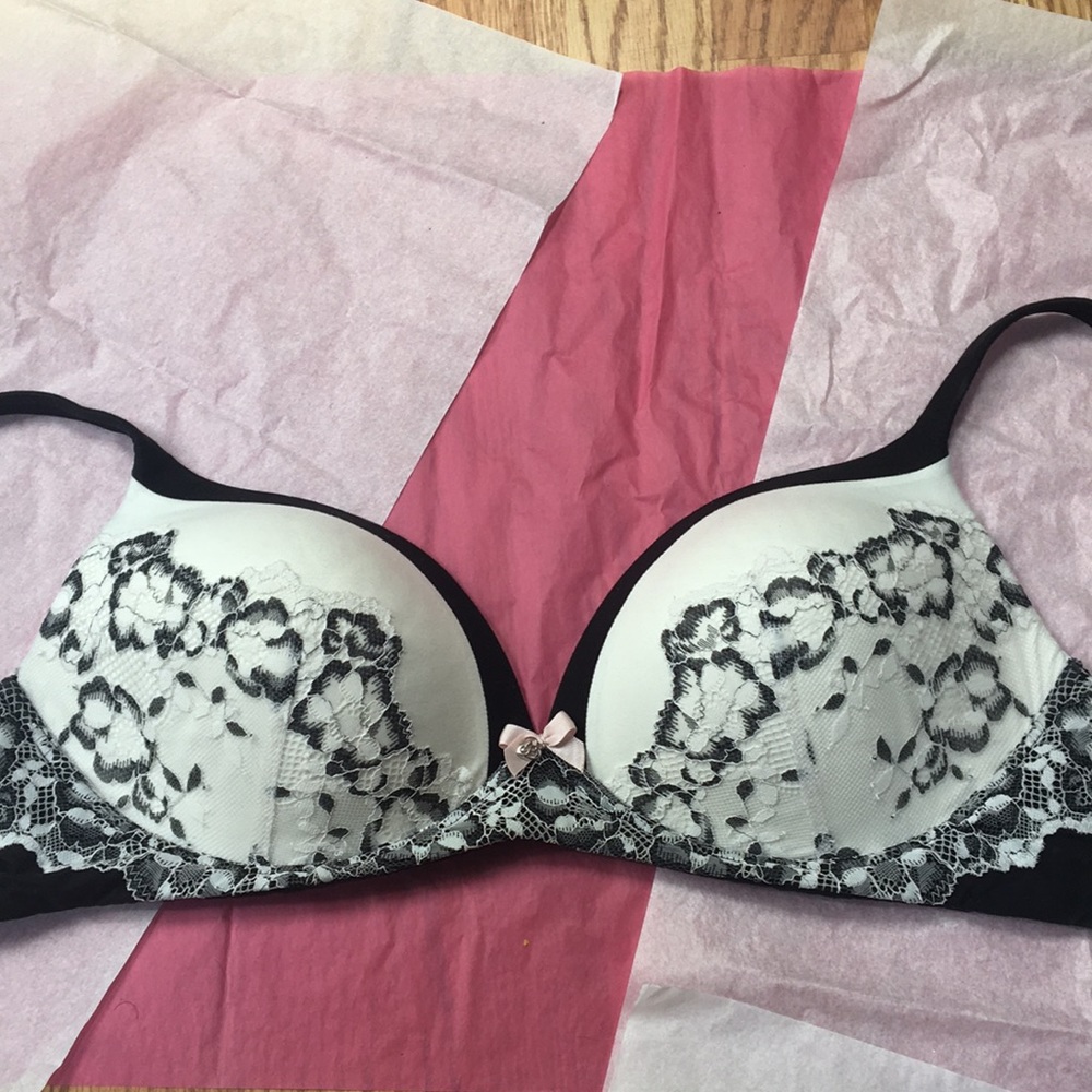 Body by Victoria’s Secret wireless bra